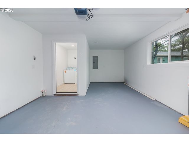 5670 JASMINE Ave, Cloverdale, OR 97112