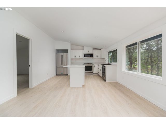 5670 JASMINE Ave, Cloverdale, OR 97112