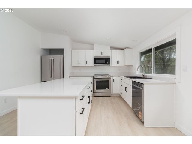 5670 JASMINE Ave, Cloverdale, OR 97112