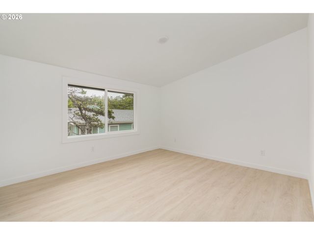 5670 JASMINE Ave, Cloverdale, OR 97112