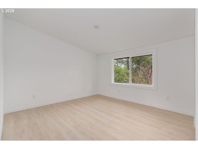 5670 JASMINE Ave, Cloverdale, OR 97112