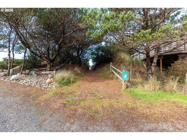 5670 JASMINE Ave, Cloverdale, OR 97112