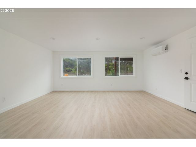 5670 JASMINE Ave, Cloverdale, OR 97112