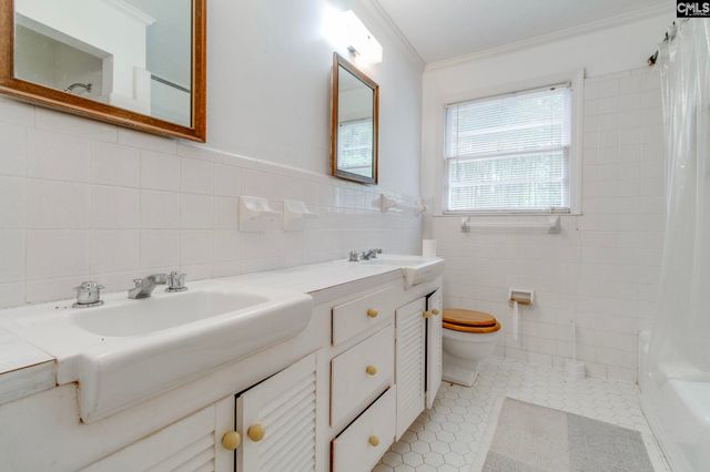 2119 East Lane, Camden, SC 29020