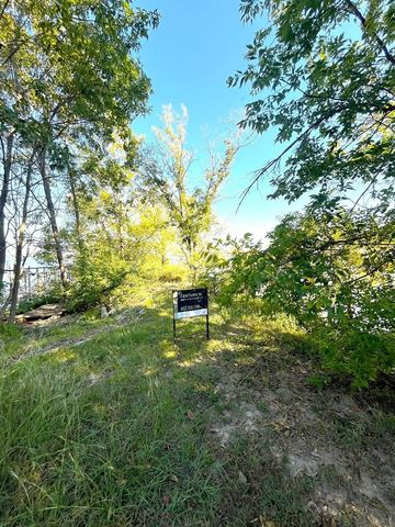 604 Broken Arrow, Quinlan, TX 75474