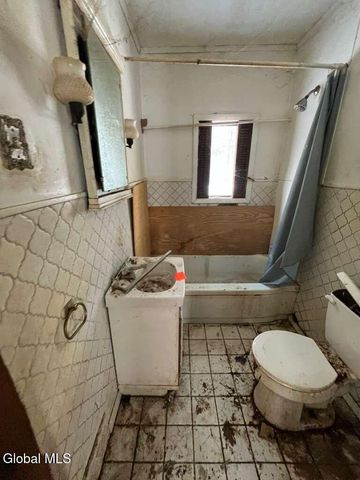 655 Fillmore Avenue, Niskayuna, NY 12304