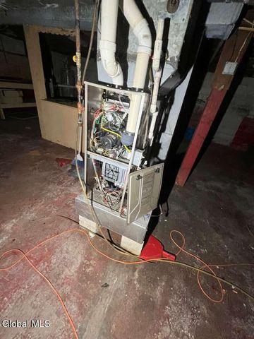 655 Fillmore Avenue, Niskayuna, NY 12304