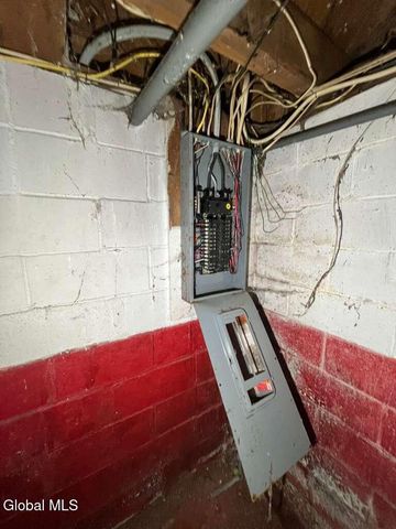 655 Fillmore Avenue, Niskayuna, NY 12304