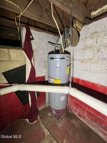 655 Fillmore Avenue, Niskayuna, NY 12304