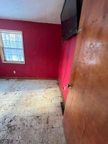 655 Fillmore Avenue, Niskayuna, NY 12304