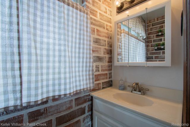 2851 Onagon Trail, Waterford Charter Township, MI 48328