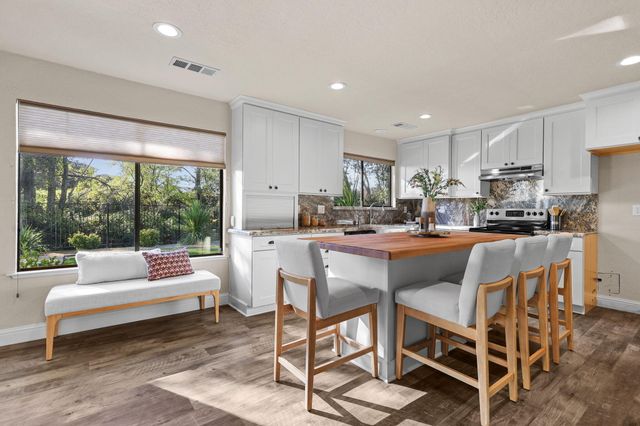 3835 Riverview Drive, Redding, CA 96001