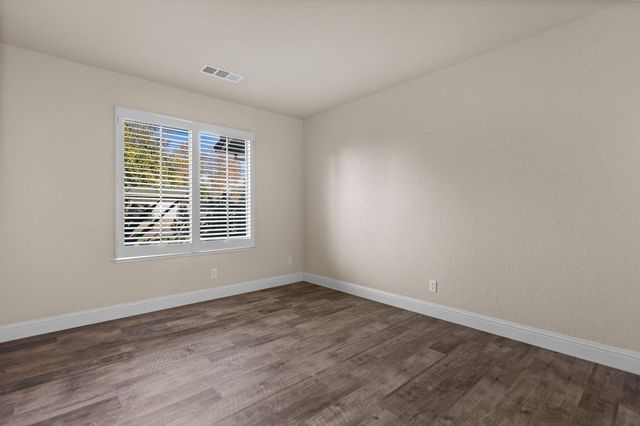 3835 Riverview Drive, Redding, CA 96001