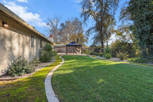 3835 Riverview Drive, Redding, CA 96001