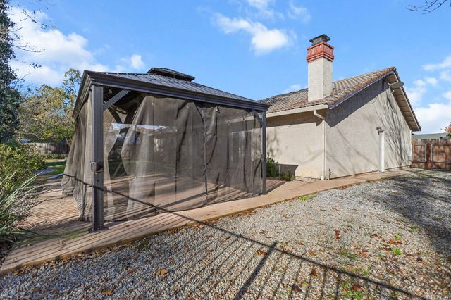 3835 Riverview Drive, Redding, CA 96001