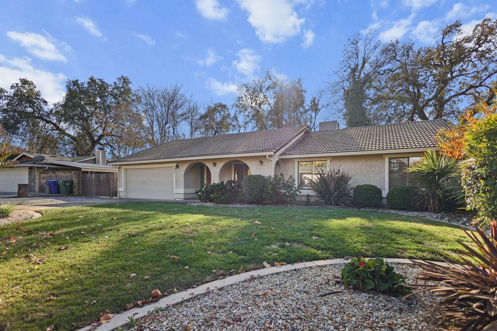 3835 Riverview Drive, Redding, CA 96001