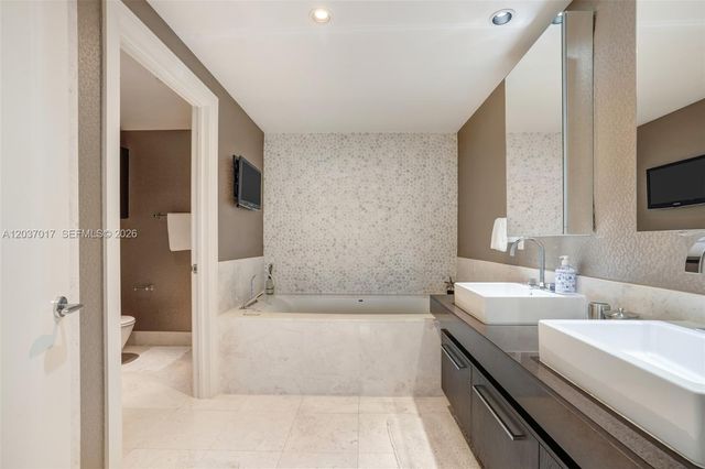 17121 Collins Avenue 3304, Sunny Isles Beach, FL 33160