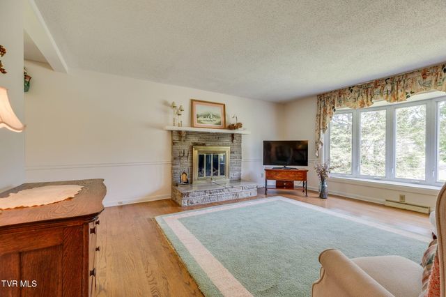 638 Fox Meadow Lane, Bristol, VA 24201