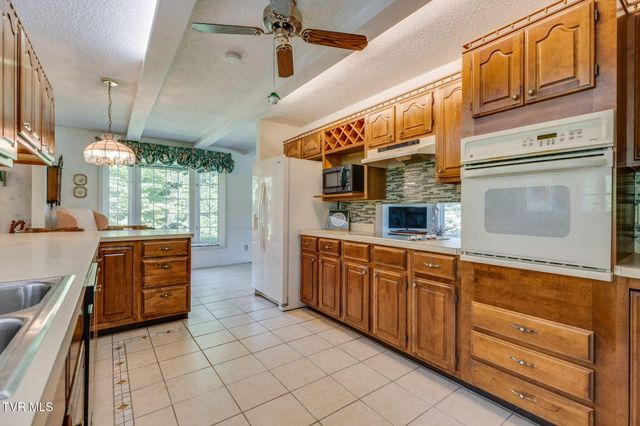 638 Fox Meadow Lane, Bristol, VA 24201