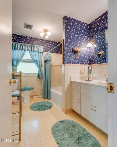 638 Fox Meadow Lane, Bristol, VA 24201