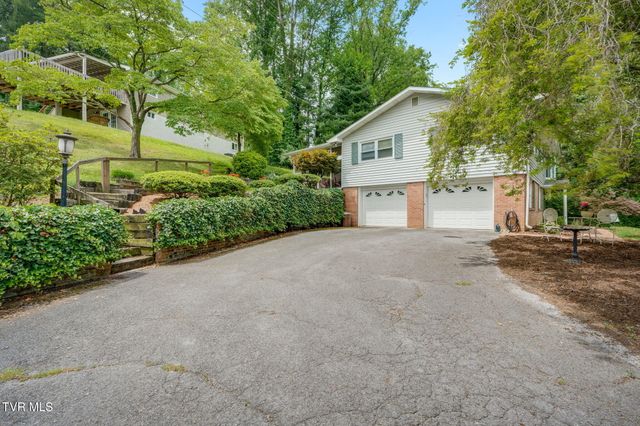 638 Fox Meadow Lane, Bristol, VA 24201