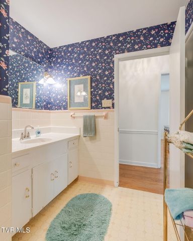 638 Fox Meadow Lane, Bristol, VA 24201