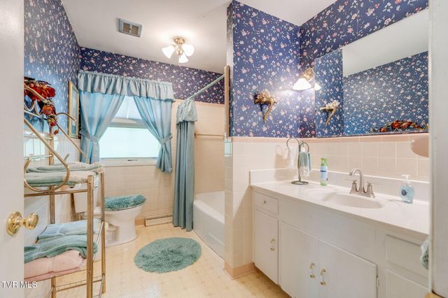 638 Fox Meadow Lane, Bristol, VA 24201