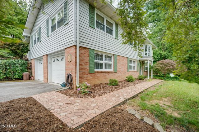 638 Fox Meadow Lane, Bristol, VA 24201