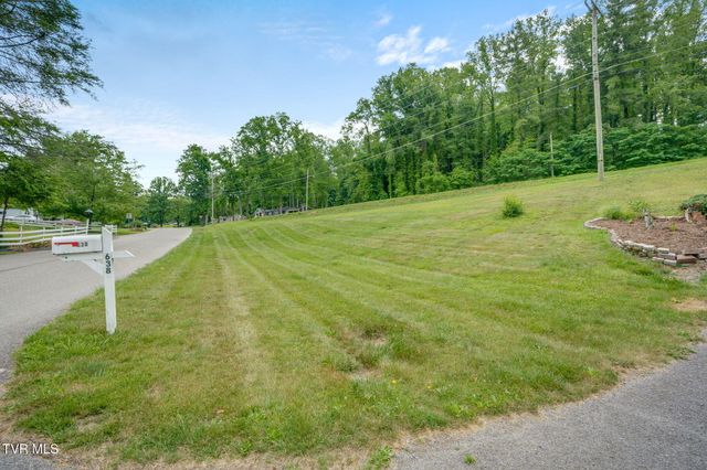 638 Fox Meadow Lane, Bristol, VA 24201