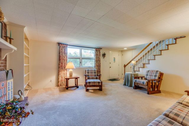 638 Fox Meadow Lane, Bristol, VA 24201