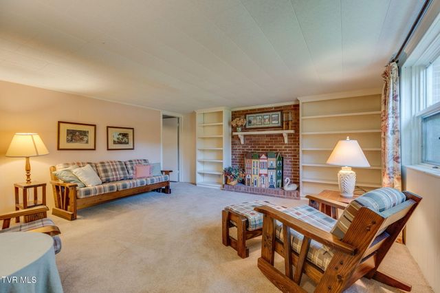 638 Fox Meadow Lane, Bristol, VA 24201