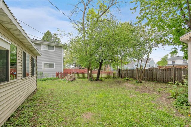 745 CARVER LANE, Menasha, WI 54952