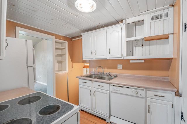 745 CARVER LANE, Menasha, WI 54952