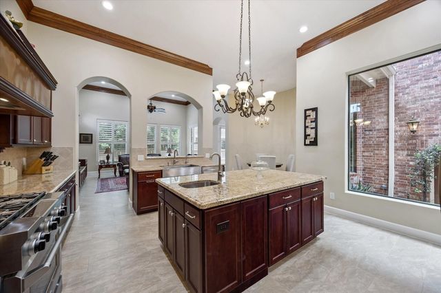 4915 Evergreen Street, Bellaire, TX 77401