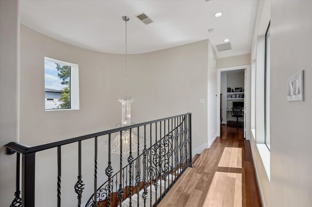 4915 Evergreen Street, Bellaire, TX 77401