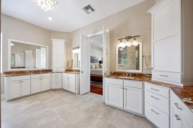 4915 Evergreen Street, Bellaire, TX 77401