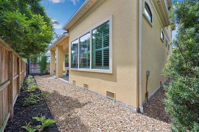 4915 Evergreen Street, Bellaire, TX 77401