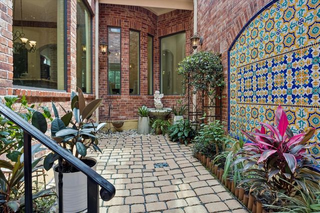 4915 Evergreen Street, Bellaire, TX 77401