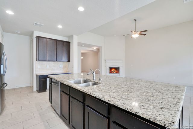 4207 Saddle Spur, San Antonio, TX 78253