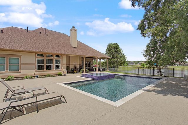 5409 Forest Cove Drive, Dickinson, TX 77539