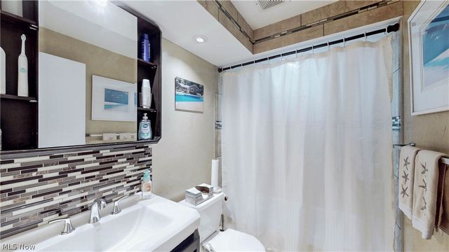 12900 Lake Avenue 915, Lakewood, OH 44107