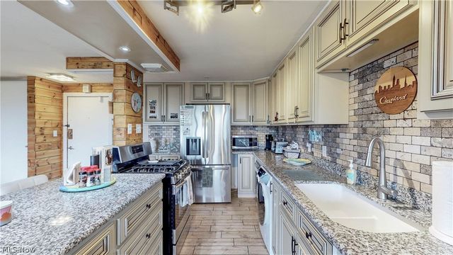 12900 Lake Avenue 915, Lakewood, OH 44107