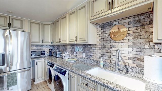 12900 Lake Avenue 915, Lakewood, OH 44107