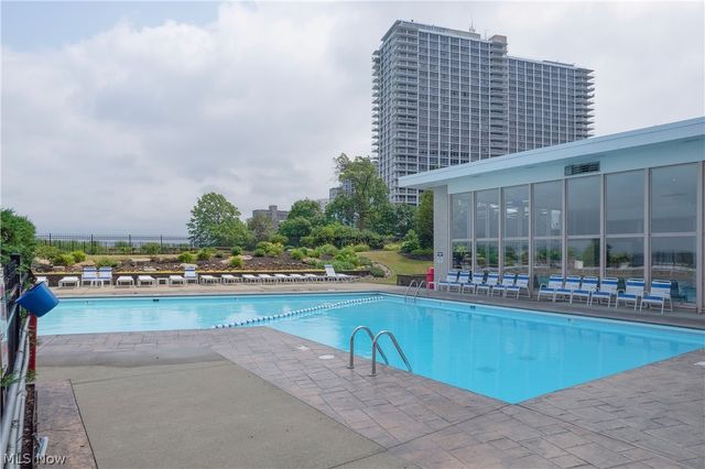 12900 Lake Avenue 915, Lakewood, OH 44107