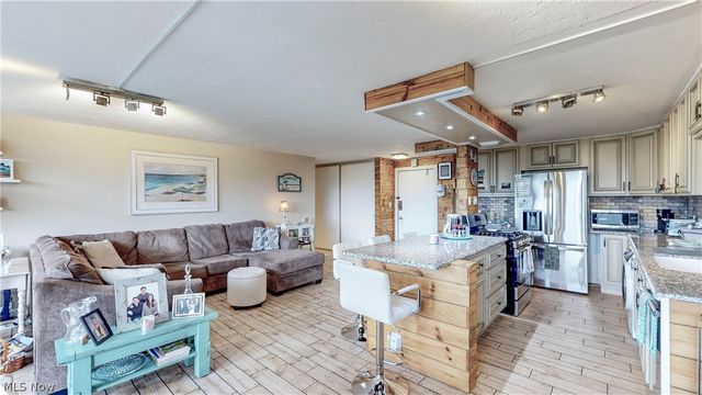 12900 Lake Avenue 915, Lakewood, OH 44107