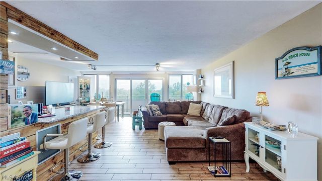12900 Lake Avenue 915, Lakewood, OH 44107