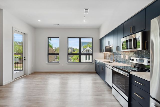 1014 16th Ave S Unit 107, Nashville, TN 37212