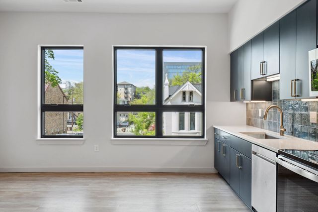 1014 16th Ave S Unit 107, Nashville, TN 37212