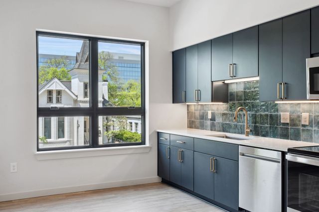 1014 16th Ave S Unit 107, Nashville, TN 37212