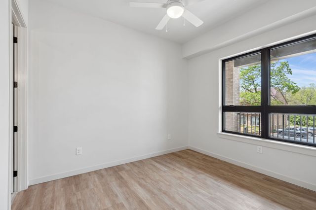 1014 16th Ave S Unit 107, Nashville, TN 37212